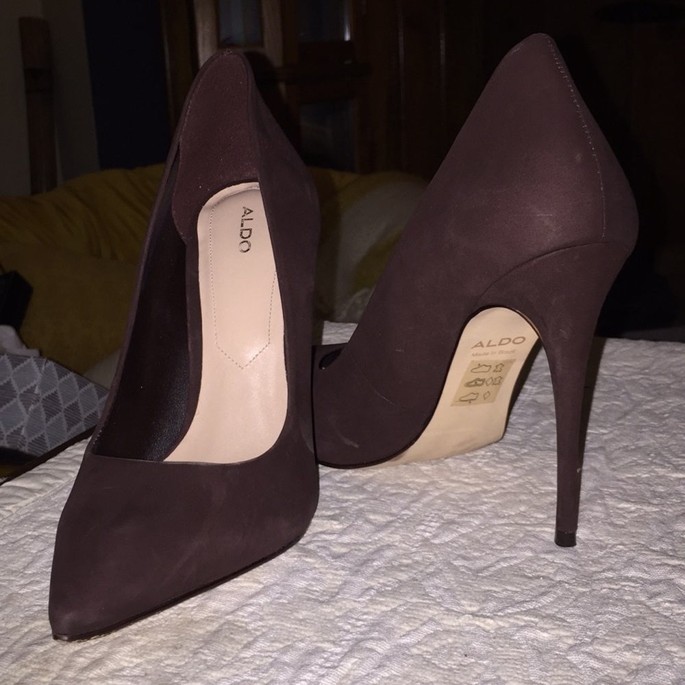 Cleaning out my closet! Worn maybe 2-3x